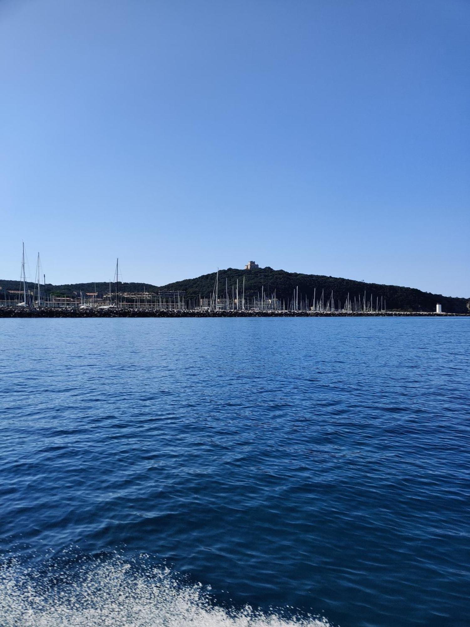 Holiday Homes Marina *